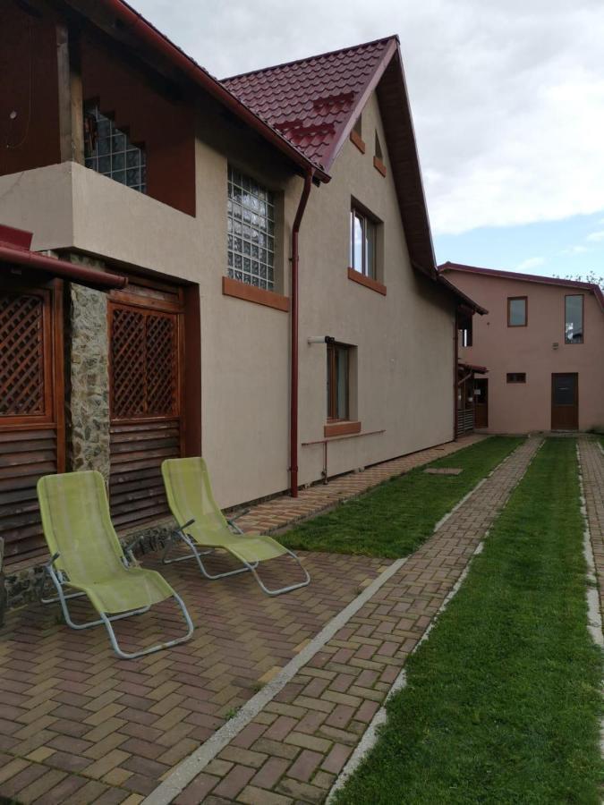Vila De Vacanta Curtea de Argeş Esterno foto
