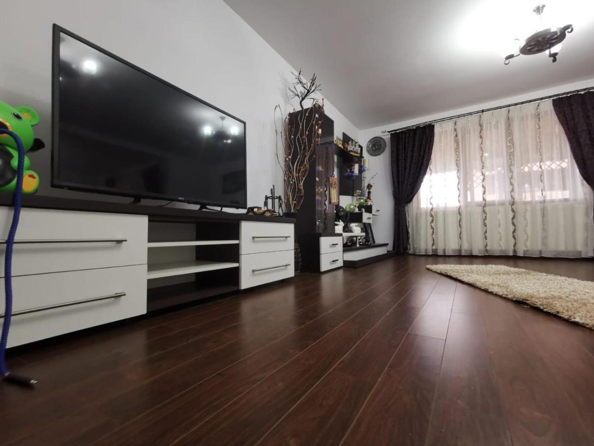Vila De Vacanta Curtea de Argeş Esterno foto