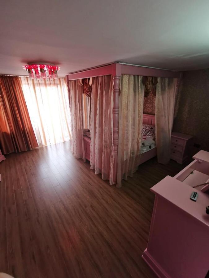Vila De Vacanta Curtea de Argeş Esterno foto